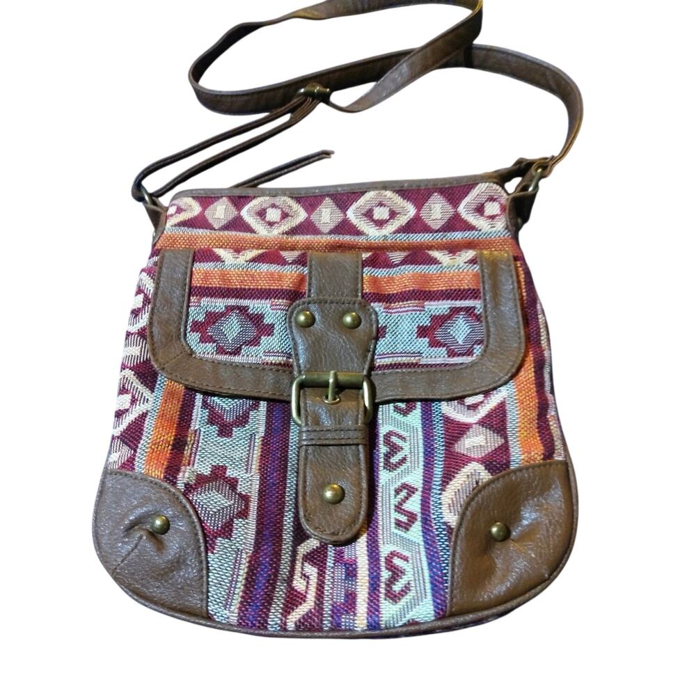 Y2K Rue 21 boho tribal knit leather crossbody earthy hippie 11x10 in adj strap
